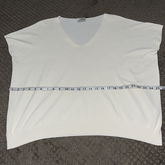 JS Millenium V-neck Knit Top - Picture 8 of 11